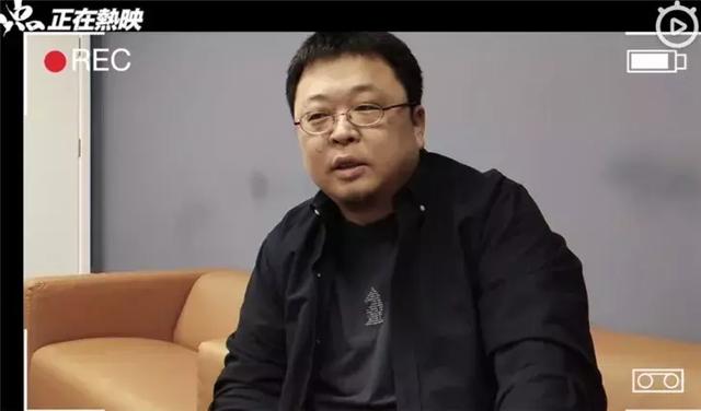 罗永浩接受采访,联通首批用户开通5G,小米年会雷军C位献舞