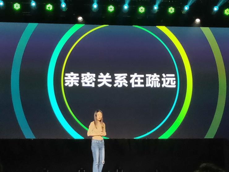 任正非首次回应孟晚舟事件；微信全面封杀三款社交 App；iPhone XI 全新渲染图曝光|雷锋早