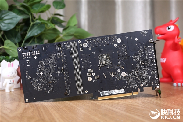 带一块屏幕 七彩虹iGame RTX 2060 Vulcan X OC拆解图赏