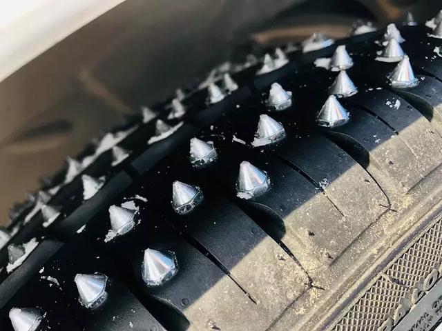 让“失控”进行到底 2019梅赛德斯-奔驰冰雪体验