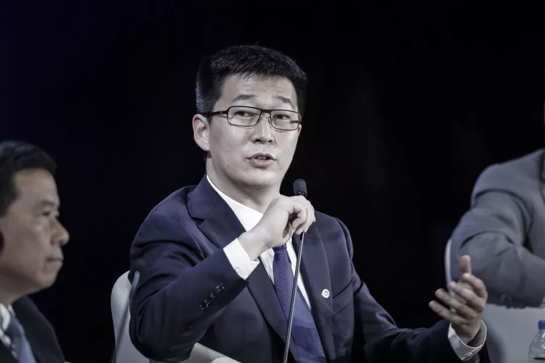 戴威，官威依旧