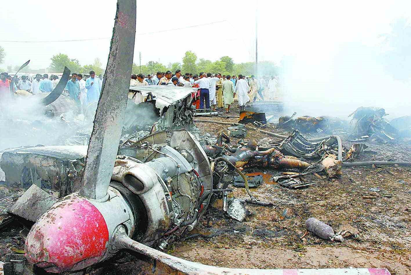 波音737客机坠毁机上176人全数罹难，新航飞机改道避开伊朗领空