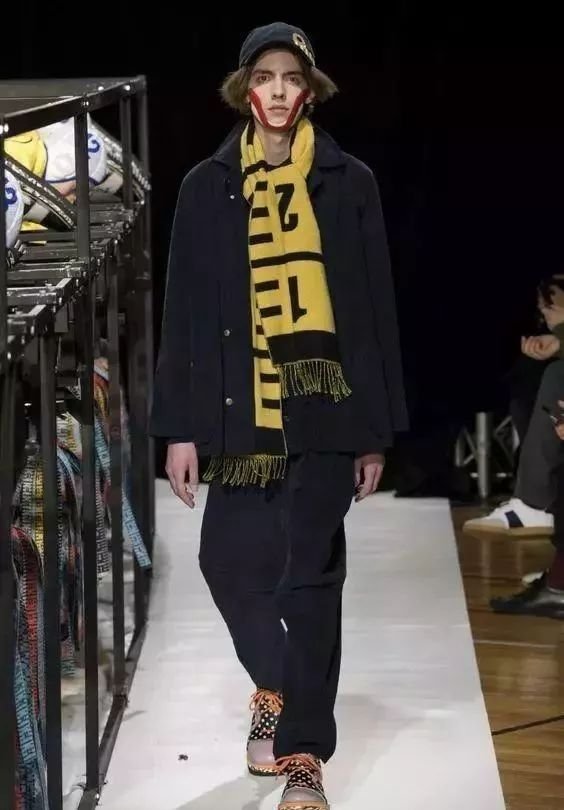 你真的会系围巾吗?最实用的男士围巾教程