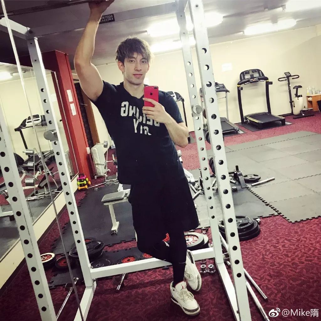 【专访】mike隋:搞笑明星&健身达人,揭秘娱乐圈不为人