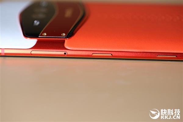 全球首创前置三摄!美图V7图赏:奢华扑面而来