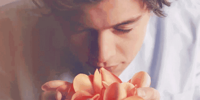 让男士涂香水变成一件很酷的事情，既是香水也是手玩｜智慧星球