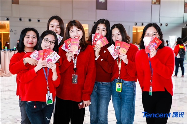 腾讯万人领红包 有人排队7小时：金额羡煞
