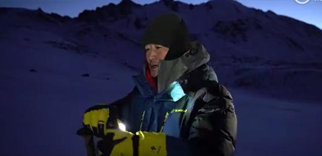 厉害了！吴京新片挑战雪峰登山，为角色跑去岗什卡训练半个月！