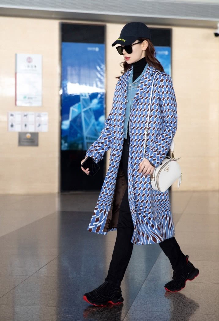 要被戚薇这件大衣气疯了,上下竟然区分开了?意