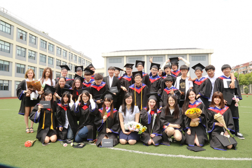 上海美高学校:董事方正、唐雯冠名纽约大学“世界图书馆”