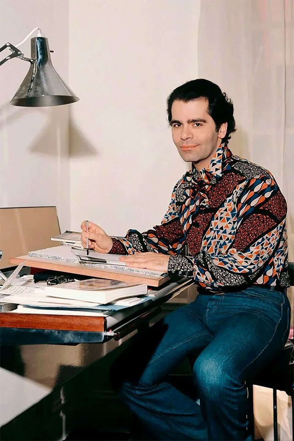 过去的24小时,全世界都在悼念老佛爷