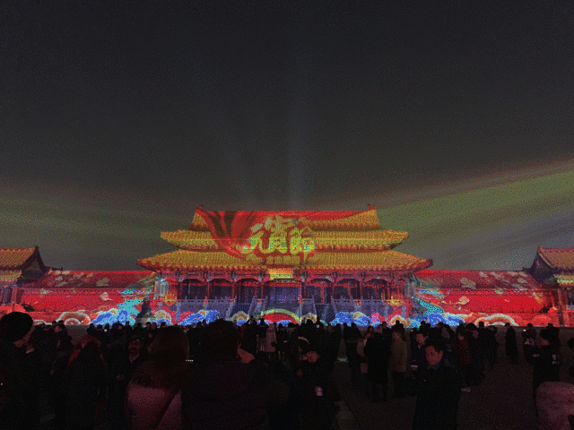 故宫94年来首开夜场，我们去现场看了它究竟有多美