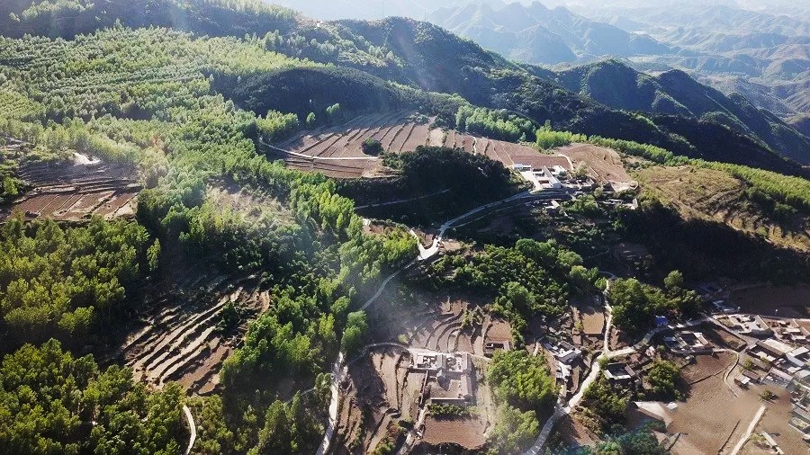 阳光使者 | 绿树村边合,青山郭外斜的小山村