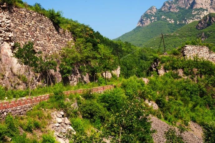 阳光使者 | 绿树村边合,青山郭外斜的小山村