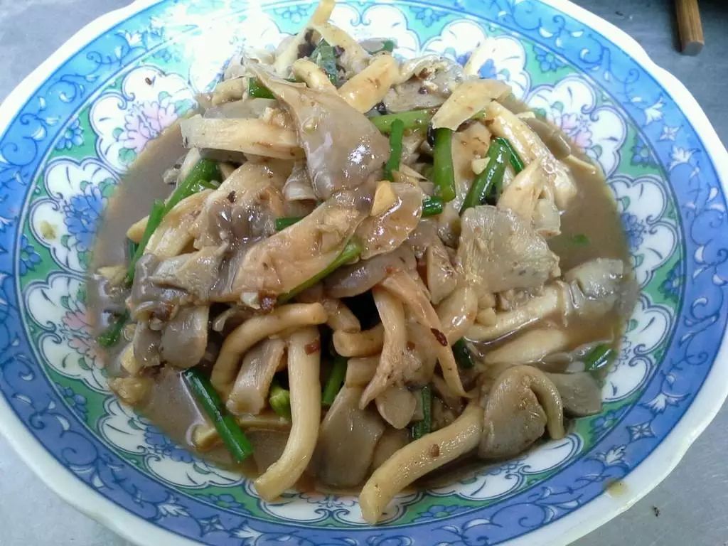 平菇可以这样吃：能顶一顿肉吧