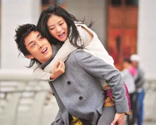 刚过门就当妈？老公被爆出未婚生女？孩子都8岁了，她不做后妈
