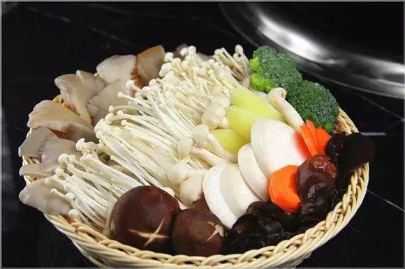 平菇可以这样吃：能顶一顿肉吧