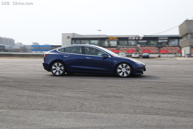 特斯拉Model 3场地试驾 动力操控是亮点