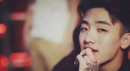 FPX七连胜 OMG粉丝:原来我粉的是Icon