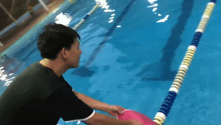 防溺水、抗撞击的救命书包，小学幼儿园给“配齐”｜钛空爆款