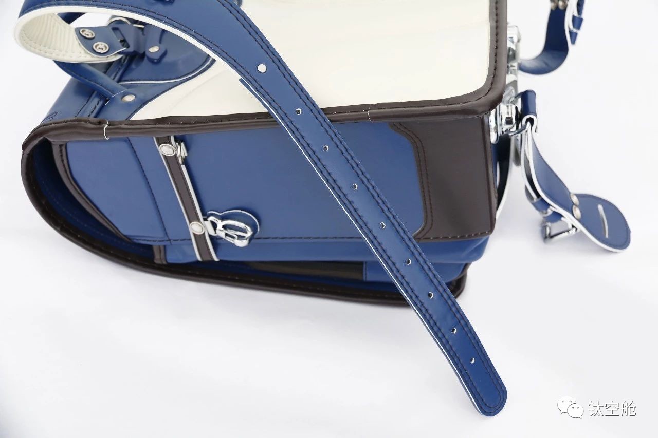 防溺水、抗撞击的救命书包，小学幼儿园给“配齐”｜钛空爆款