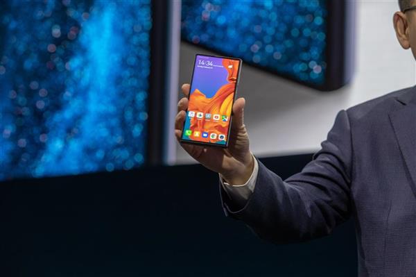 华为Mate X助力 中央广播电视总台5G新媒体平台4K集成制作成功