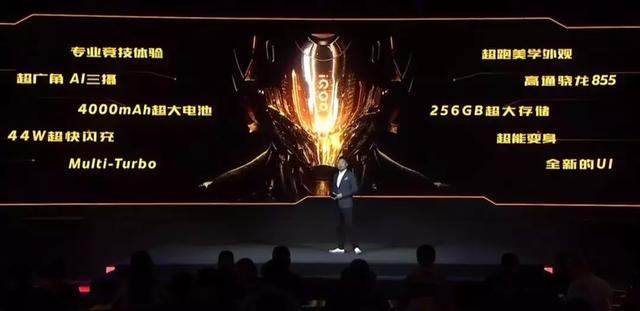 这台手机，跟它发布会上的CG一样炸裂！（破音）