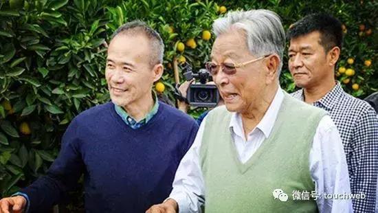 褚时健孙女褚楚:爷爷告诉我不要陶醉在夸奖中 而要做好本分工作