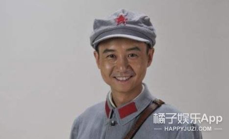 还记得《炊事班的故事》里的小毛吗？他现在长这样啦
