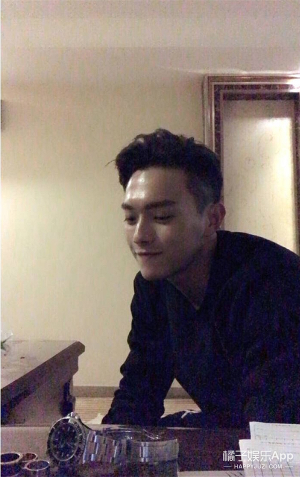 好帅一男的，怎么老干蠢事？