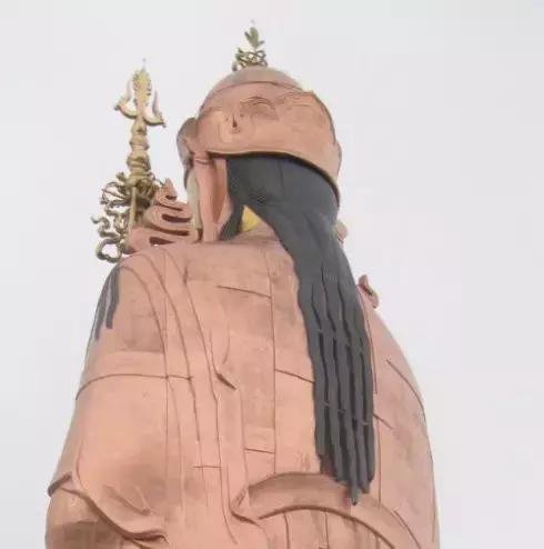 世界第一大的“莲花生大士”塑像