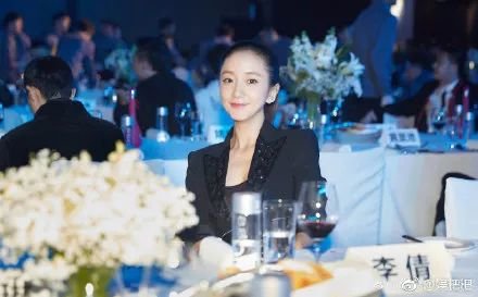 点个痣都上热搜，她不愧是黄轩唯一承认的女友