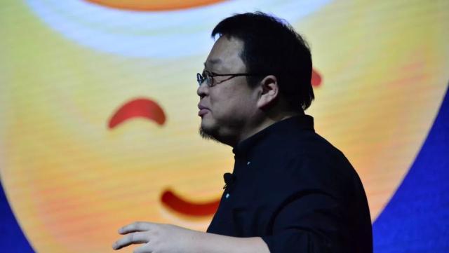 倒掉的明星：王思聪开直播连亏三年，ofo贪腐成风俩月烧光40亿