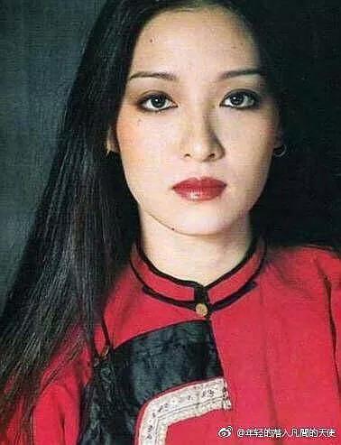 满清瓜尔佳氏专出美女,关之琳、周海媚、关晓彤各有各的美