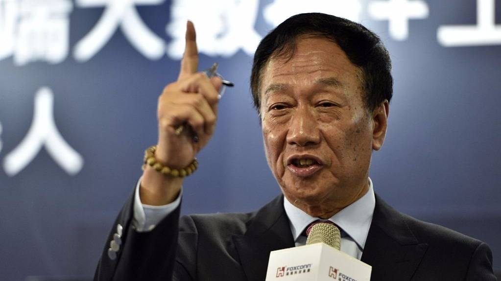 【虎嗅晚报】郭台铭炮轰微软“收保护费”；新加坡宣布禁飞波音737 MAX