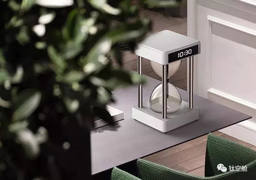 颠覆牛顿定律，水滴脱离地心引力逆流而上， 这台时光沙漏净化器逆了天了｜智慧星球