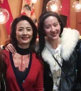 见过削下颌角的，像黄圣依这样把下颌角变方的还是第一次见！