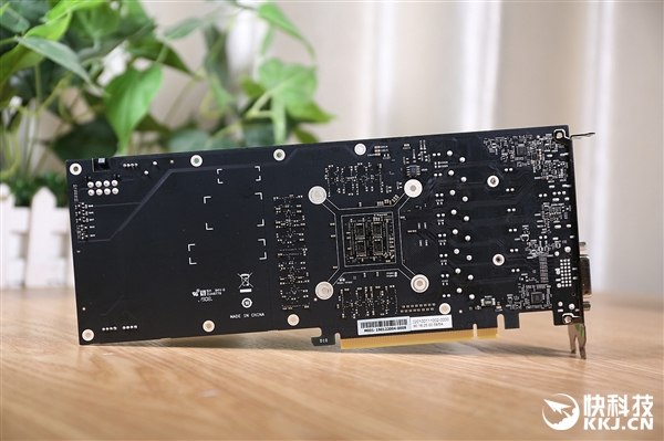 七彩虹iGame GTX 1660 Ultra 6G显卡拆解图赏