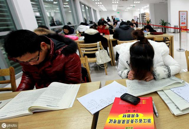 公务员考试实行分级分类招录,申论1和申论2有哪些区别