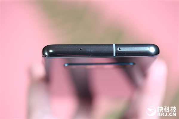 超感官全视屏旗舰！三星S10真机图赏