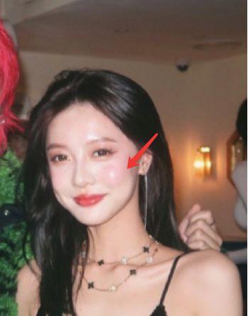 彭王者苹果肌都要溢出屏幕了，颜值仍然在时装周吊打女爱豆？