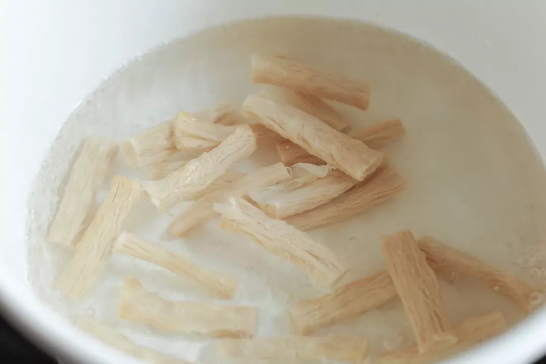 卤牛肉不入味？这一招你肯定没想到！