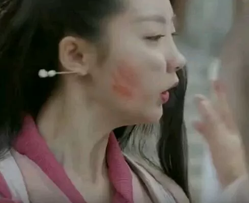 据说贾静雯在直男心中的地位遇到了挑战