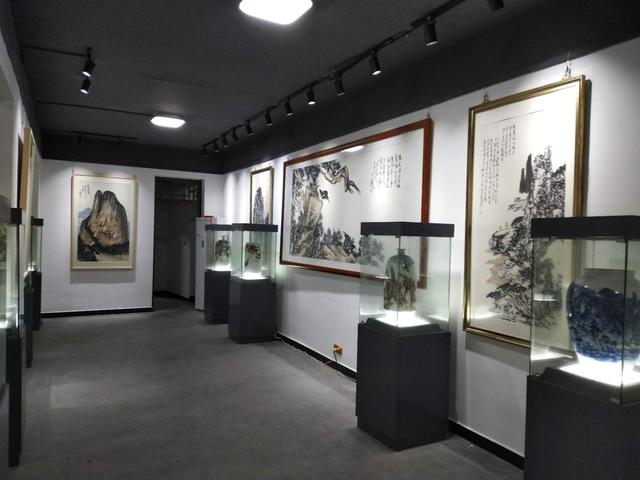 齐白石画虾、徐悲鸿画马,著名画家金大翁花十年时间画八哥