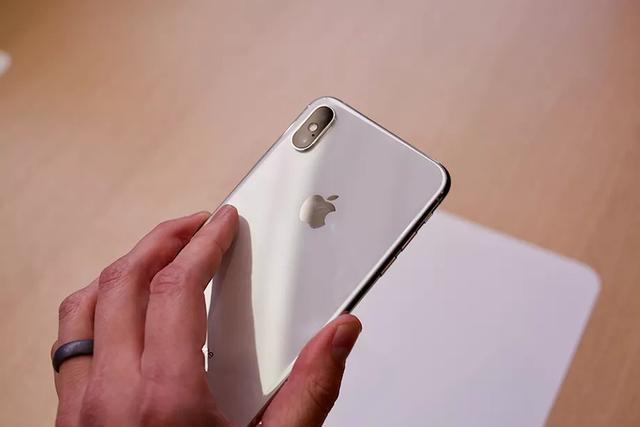 为何苹果iPhone拍照比不过华为?外媒如此分析