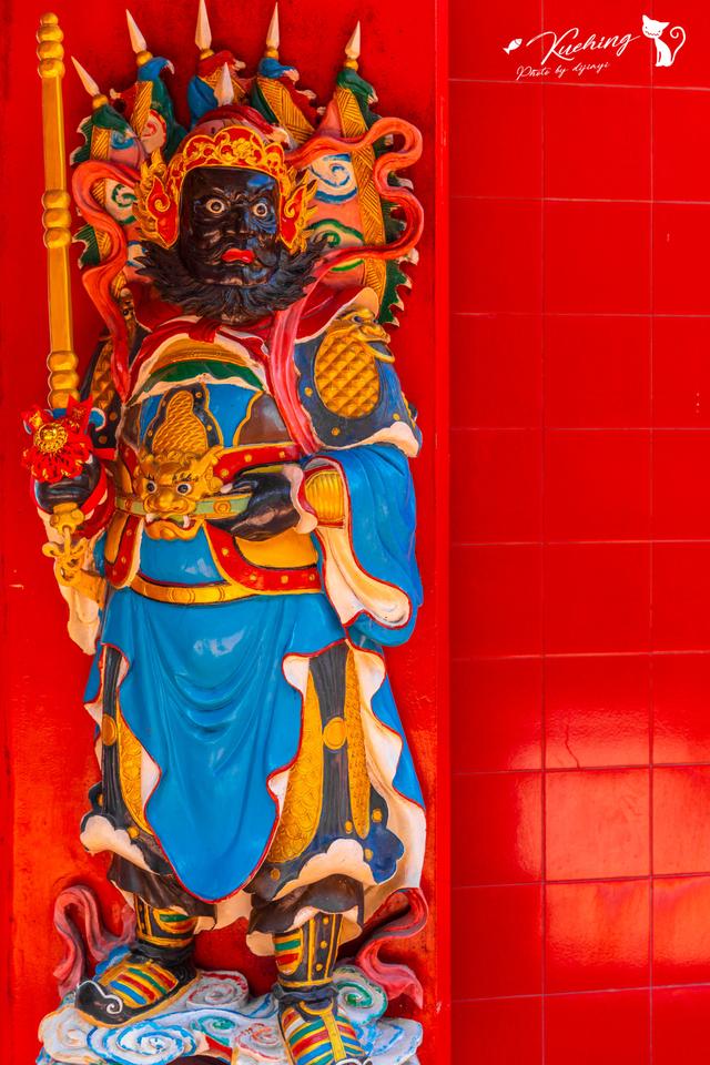 最有名的华人寺庙遇上最粉色的清真寺庙 只有这个城市能看到