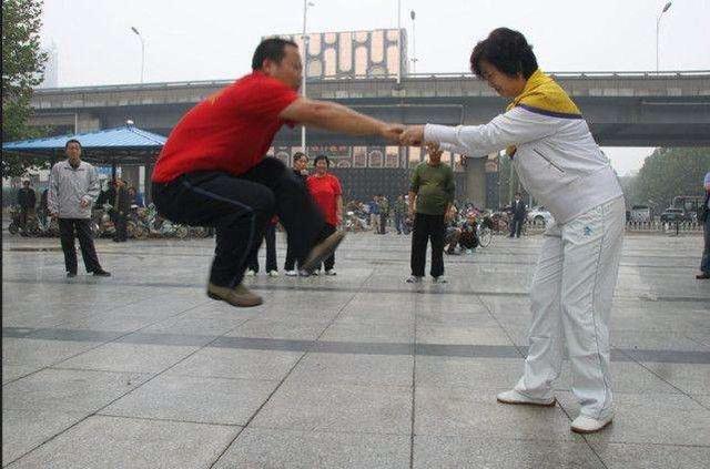 太极大师闫芳:我对不起师父,不该在世人面前展示神功
