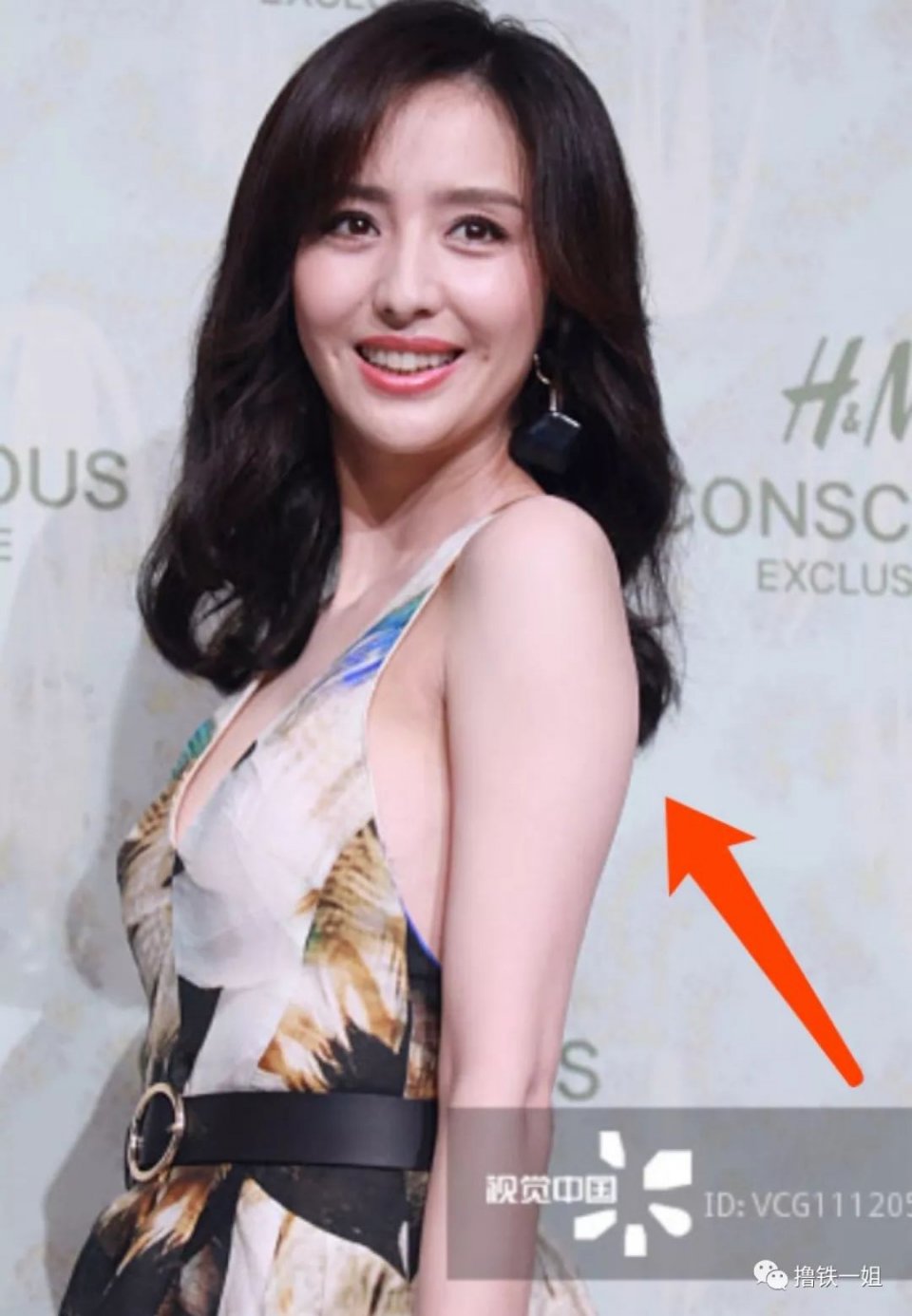 佟丽娅胖了之后又颜颠了！但后背挤出一大坨丸子肉也太难看了！