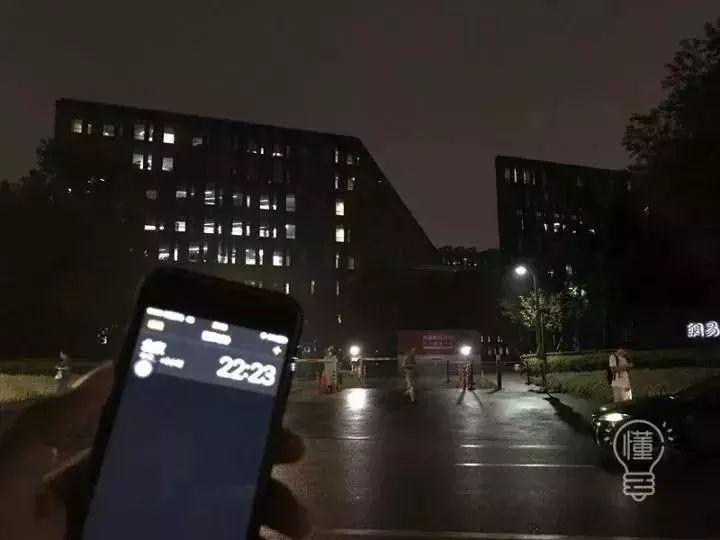 华为阿里下班时间曝光：所有的光鲜，都有加班的味道