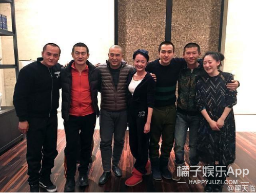他和前女友分手8个月被曝新恋情？女方好像不简单...